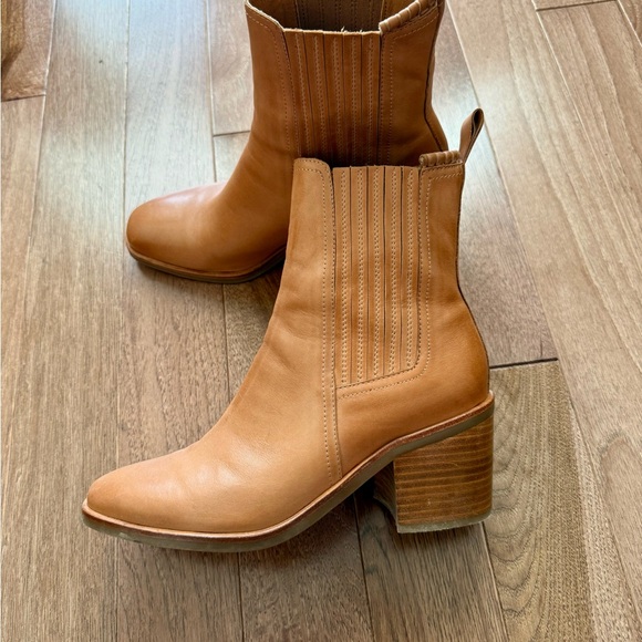 Silent D Naydo tan leather heeled chelsea boots Anthropologie 39 8.5 Free People - Picture 3 of 8